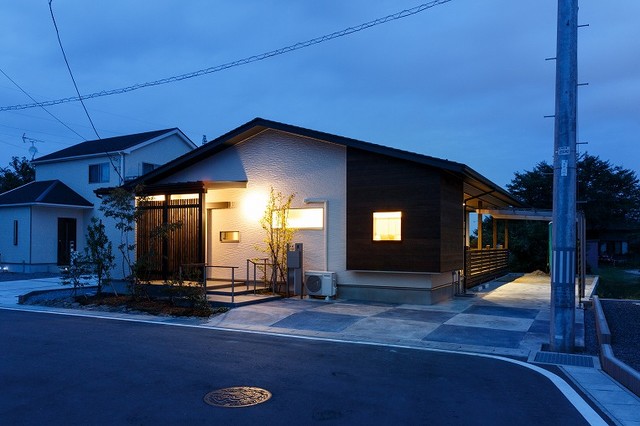 軒先の平屋 