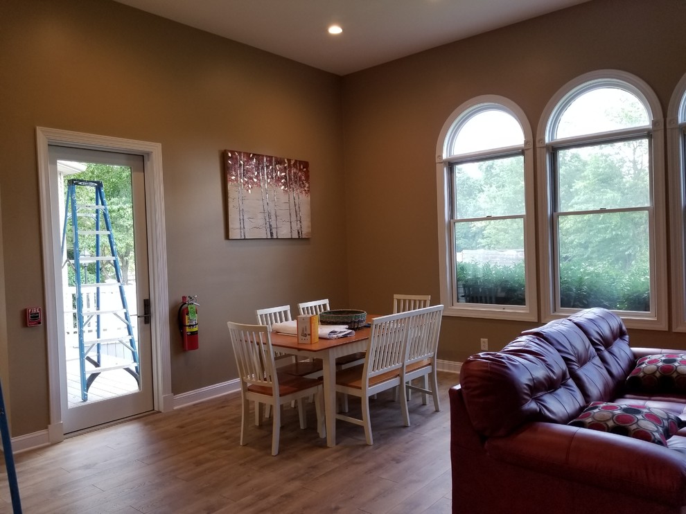 Dining room - dining room idea in Philadelphia