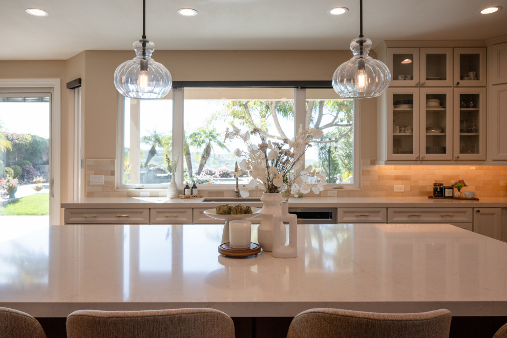 Transitional kitchen photo in San Diego