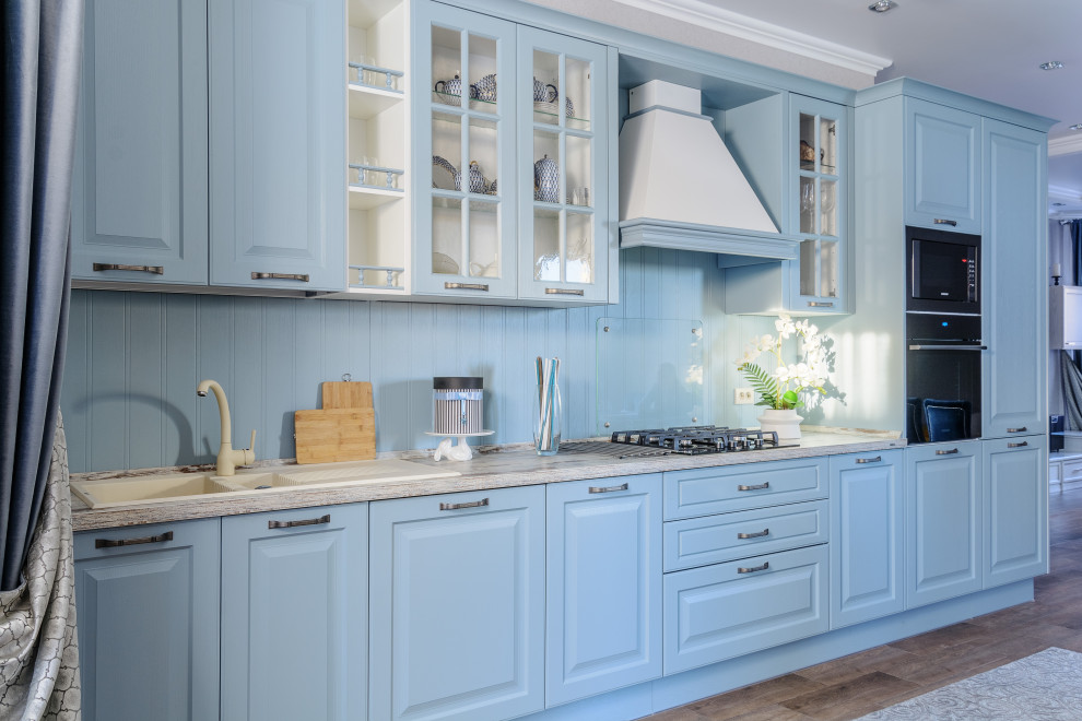 Кухня и прихожая в частном доме в Пензе