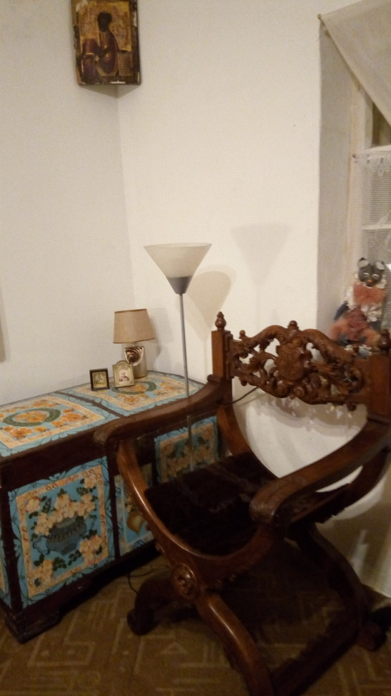 Строительство дома у пруда с лебедями