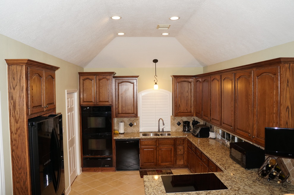 Inspiration for a timeless kitchen remodel in Houston