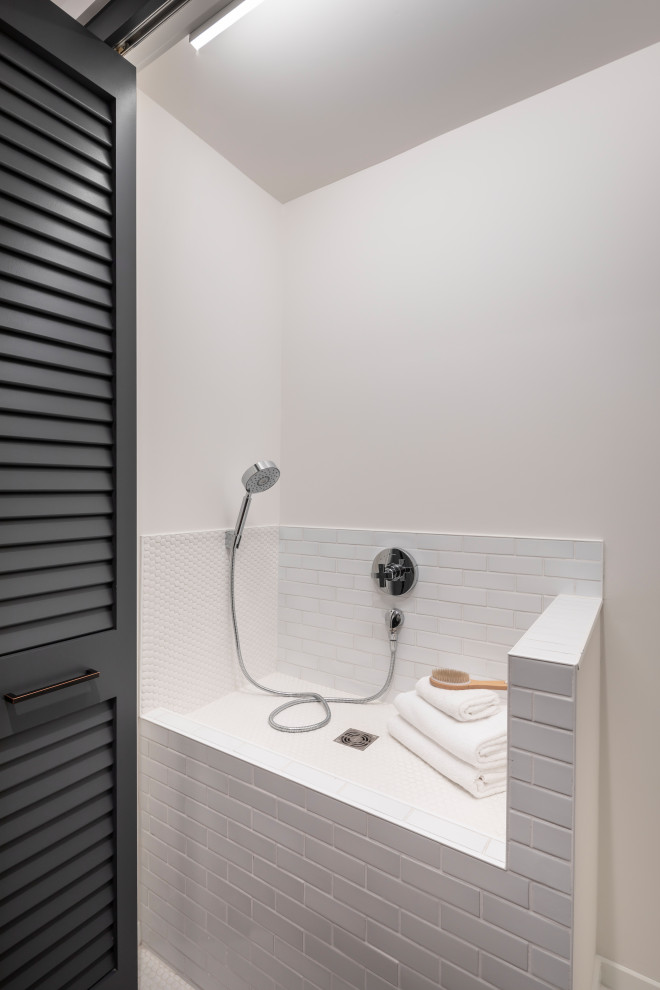 This is an example of a small transitional bathroom in San Francisco.