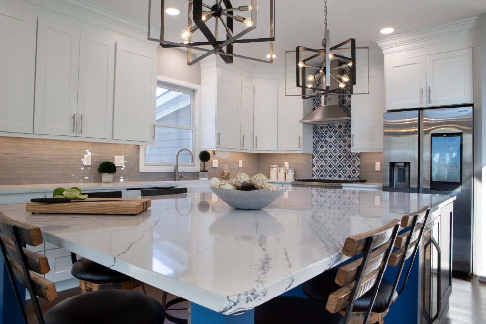 Inspiration for a transitional kitchen remodel in Columbus with quartzite countertops