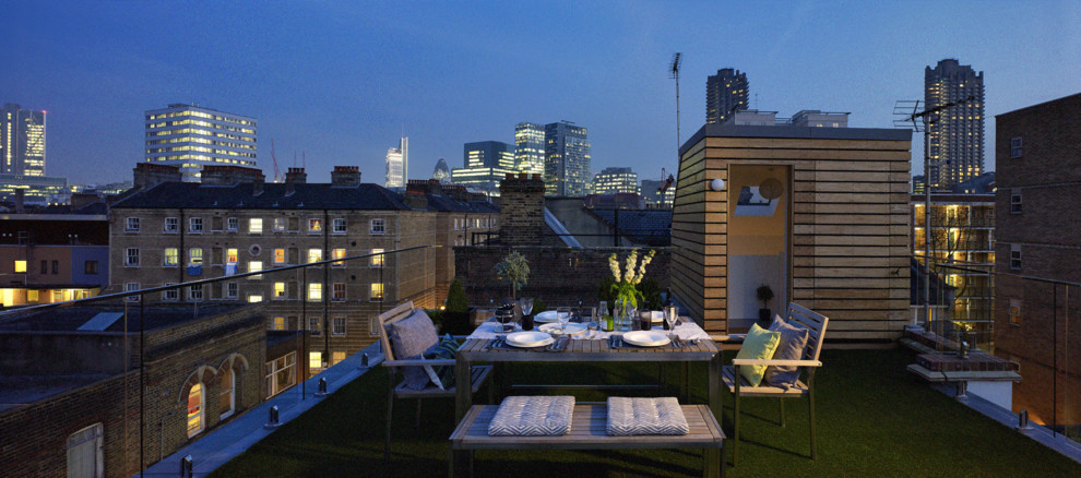 Design ideas for a contemporary deck in London.