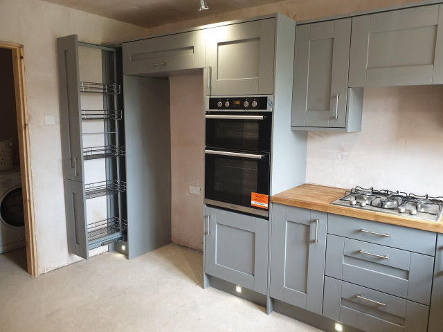 Solid oak worktops traditional-kitchen