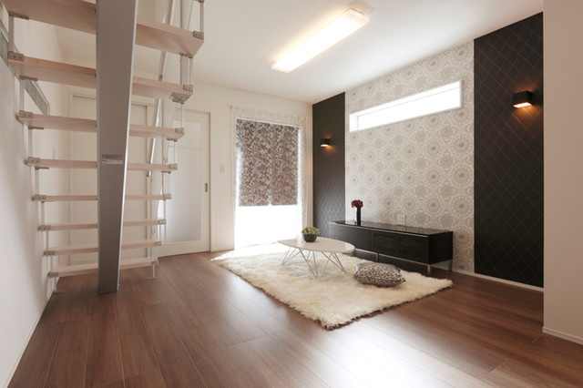 機能する美しさを追求した家 moderno-soggiorno