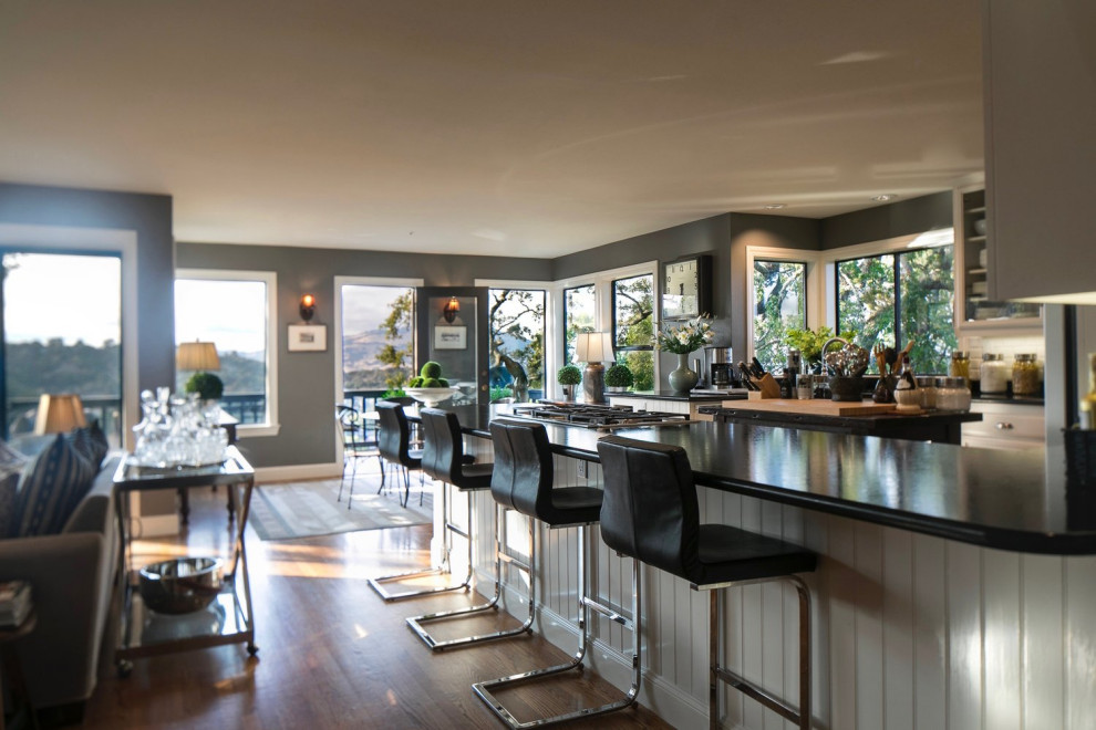 Kitchen - transitional kitchen idea in San Francisco