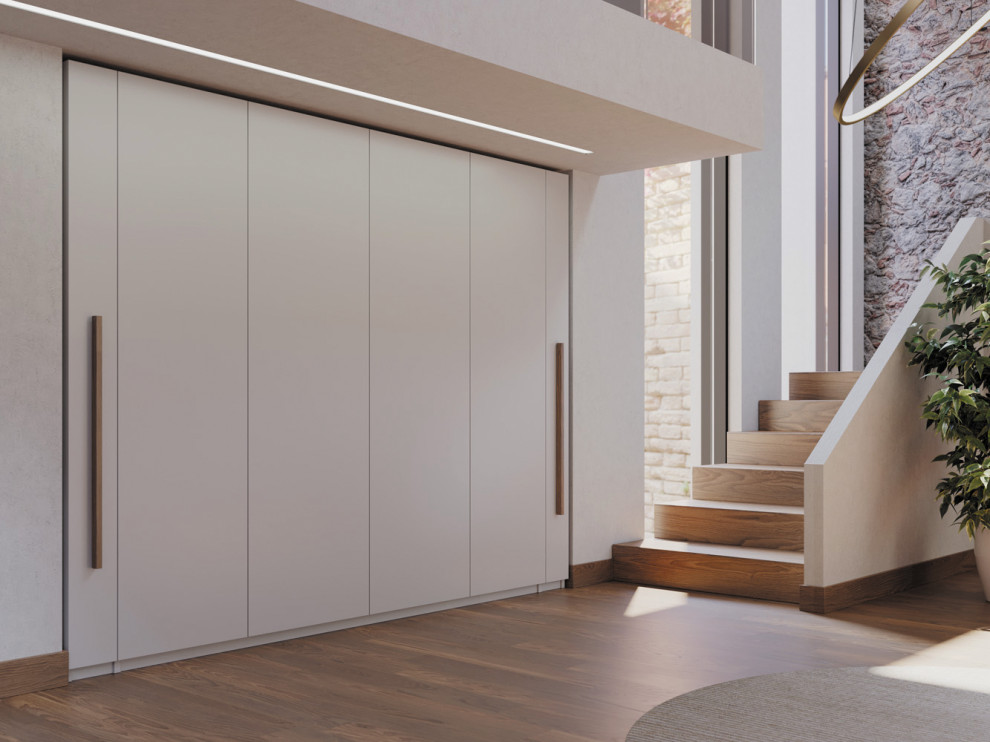 Скрытая прихожая с раздвижными фасадами