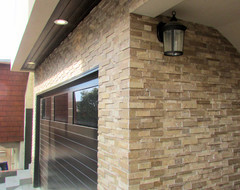 Going up in Manhattan Beach modern-eingang