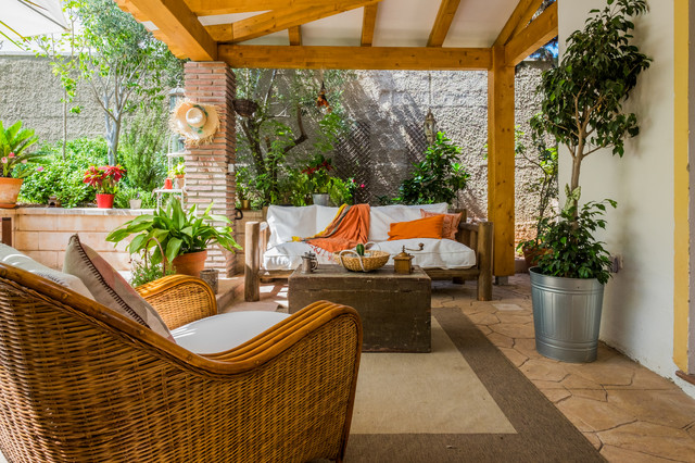 2015 Junio lantlig-veranda
