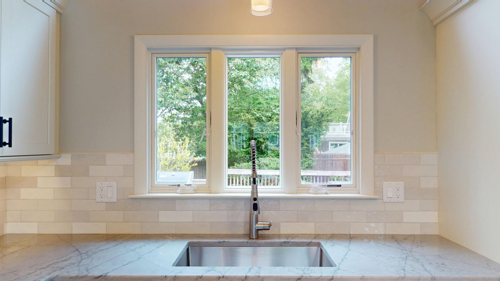 A window with tree view