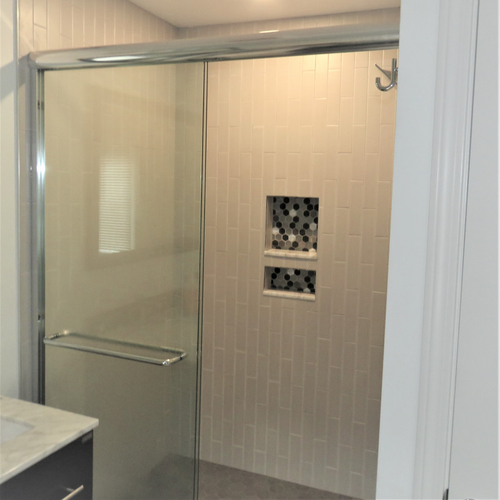 Transitional home design photo in Boston