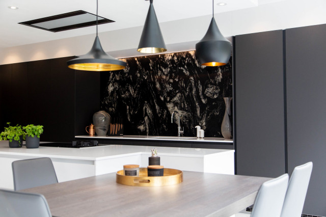 Cosmic Black -  Kitchen contemporary-koek