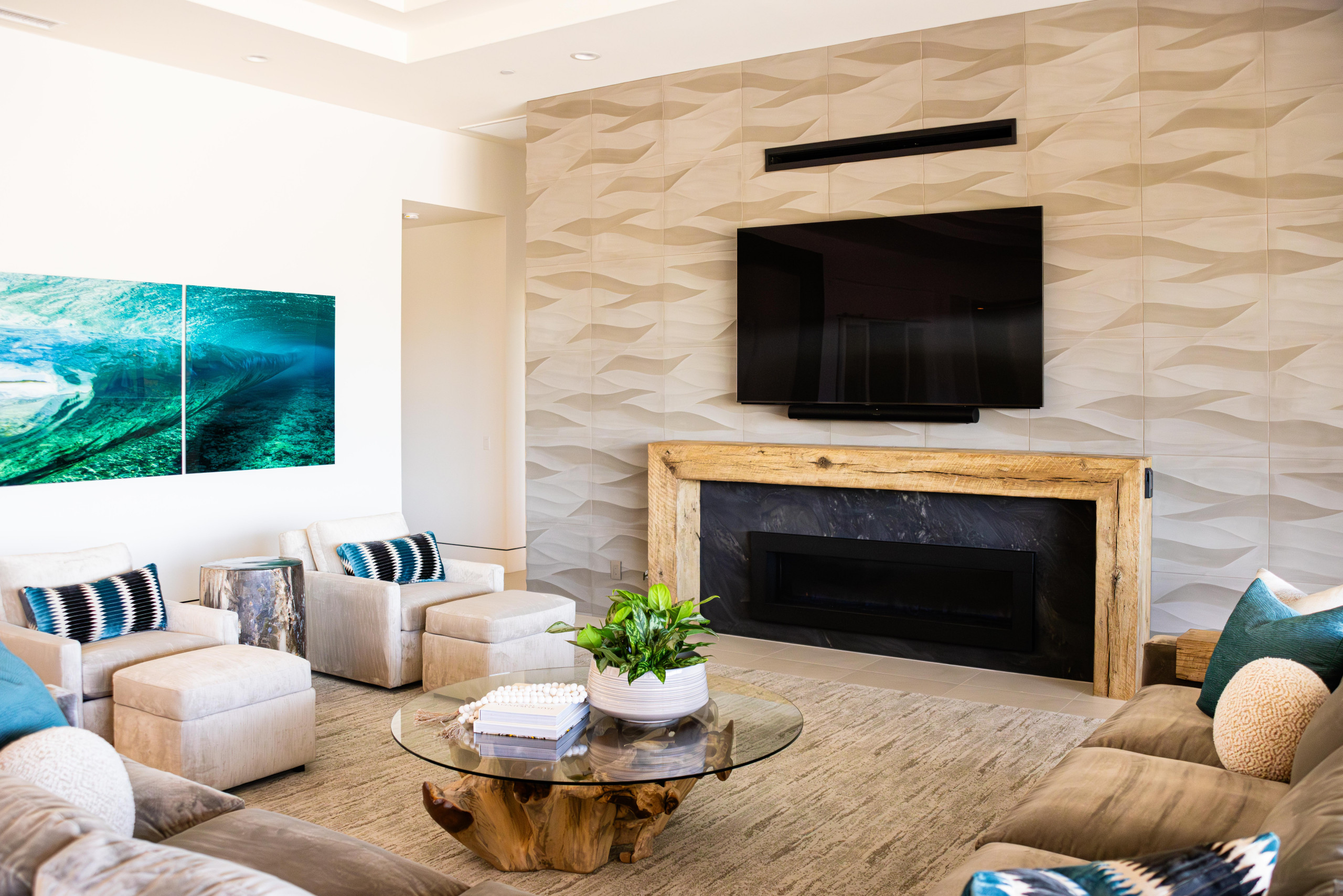 Living room photo in San Diego