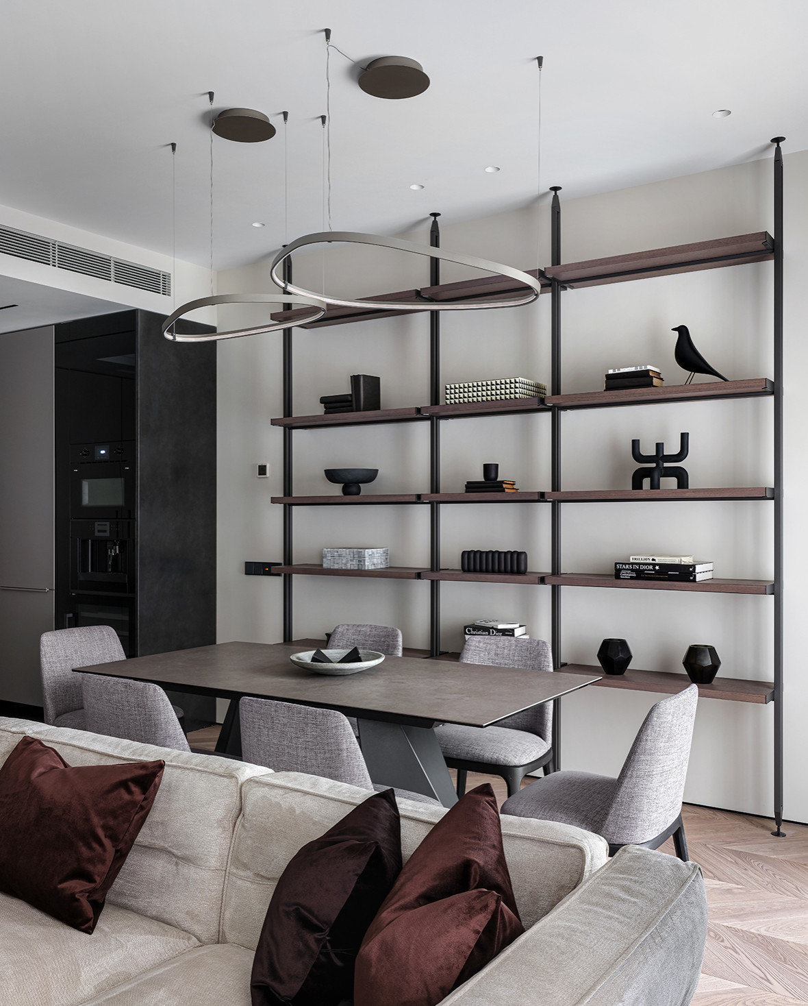 Монохромная квартира 90 м2 в центре Москвы