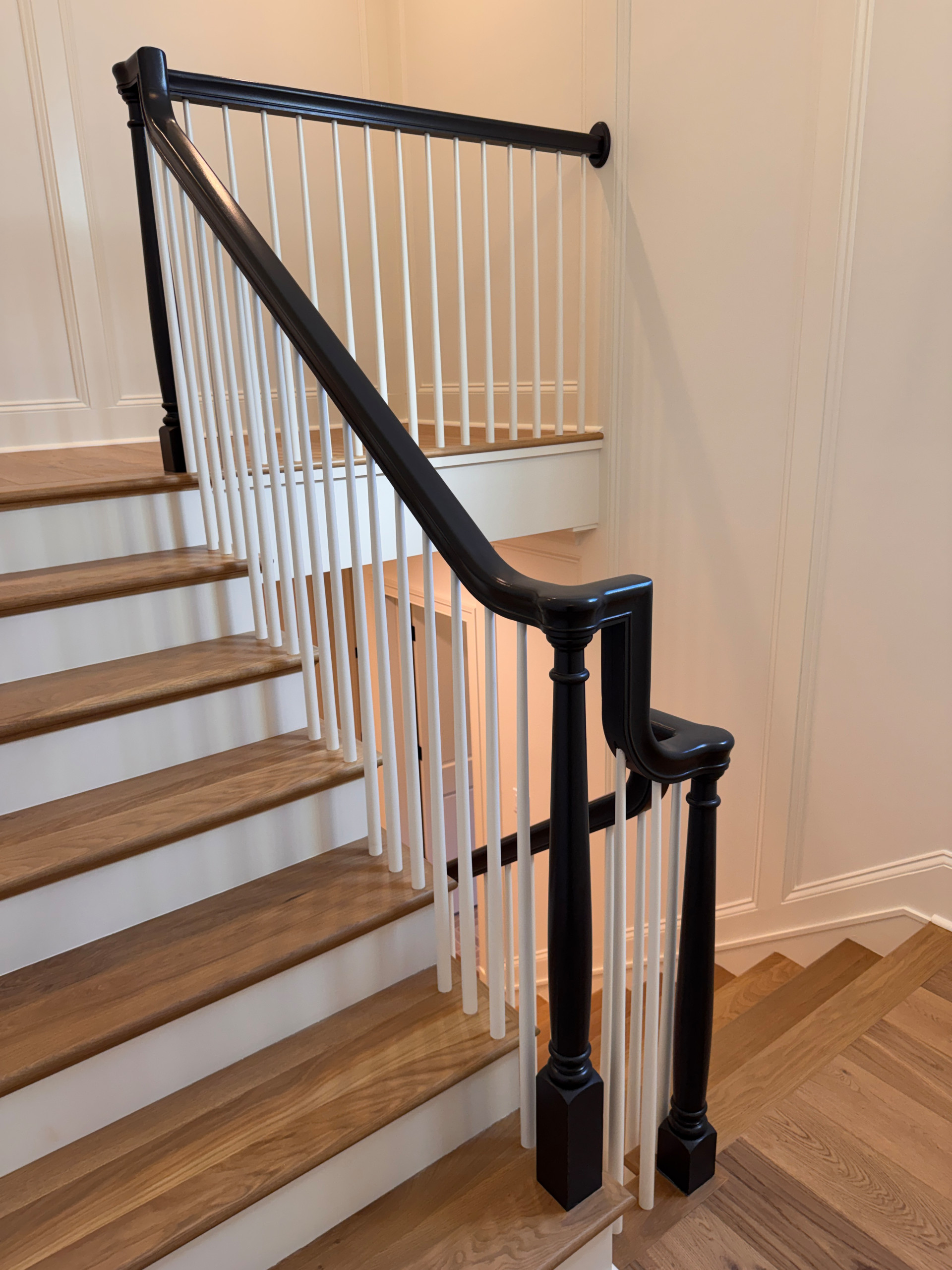 Project #160 | Traditional Box Stair with Gooseneck Handrail