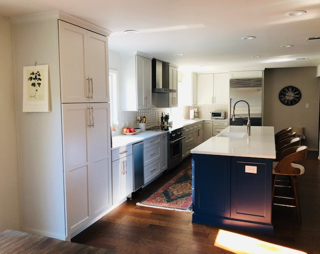 Inspiration for a transitional kitchen remodel in Austin