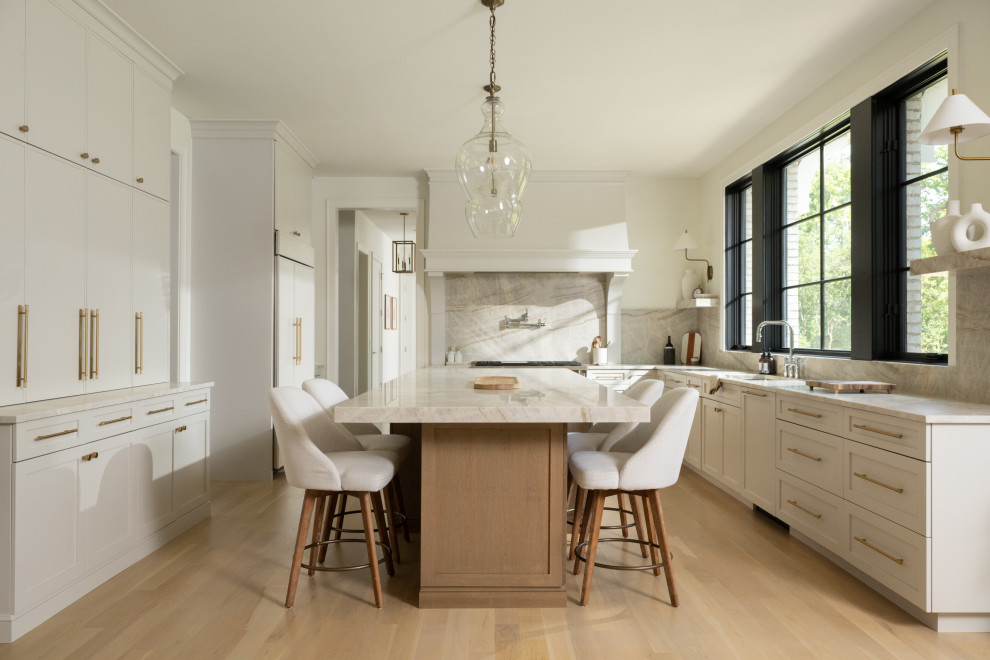 Inspiration for a transitional kitchen remodel in Chicago