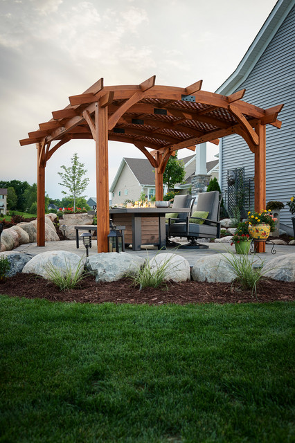 Sonoma Redwood Pergola With Kenwood Dining Gas Fire Pit Table