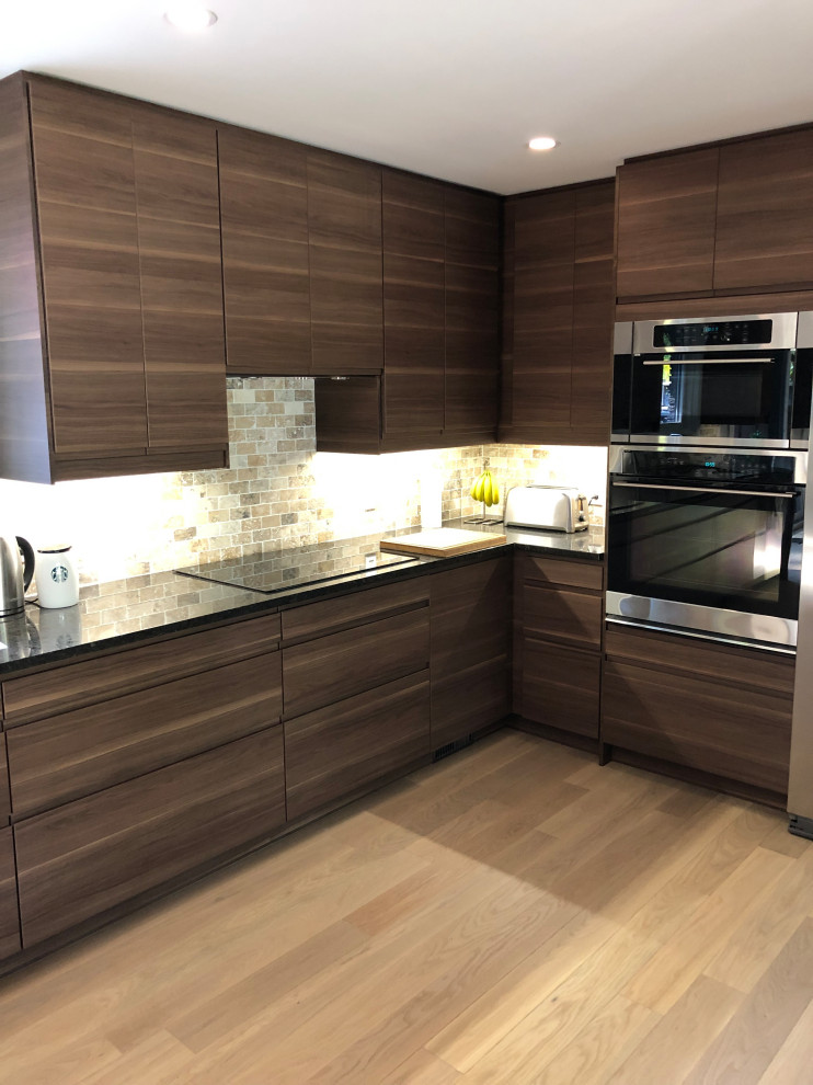 Inspiration for a modern kitchen remodel in Toronto
