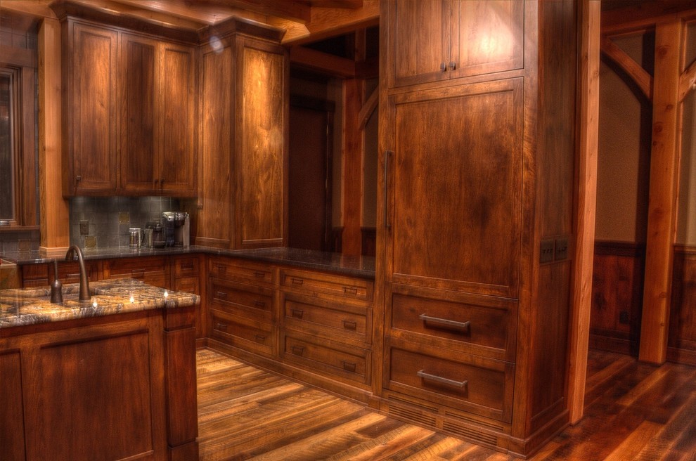 Kitchen - rustic kitchen idea in Minneapolis