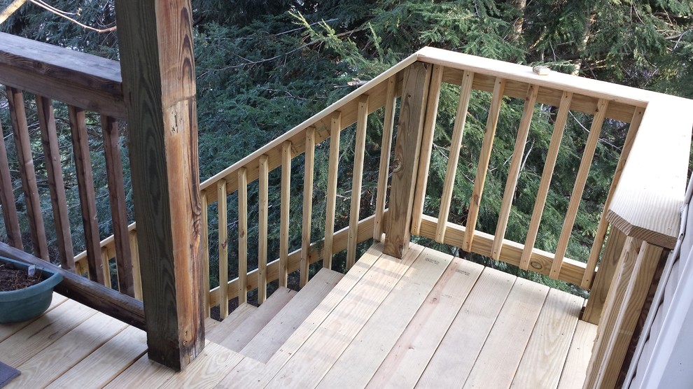 Mountain style backyard balcony deck photo