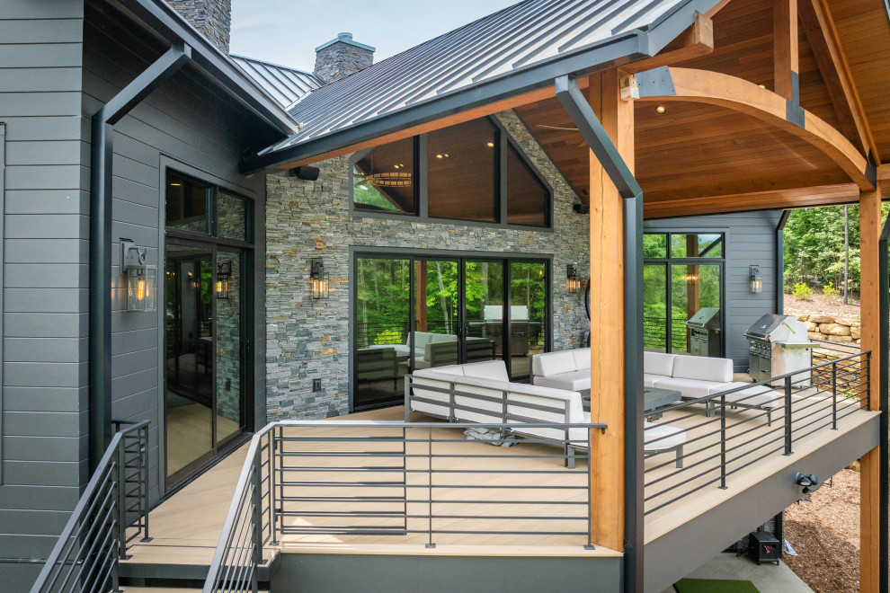 Deck - contemporary deck idea in Charlotte