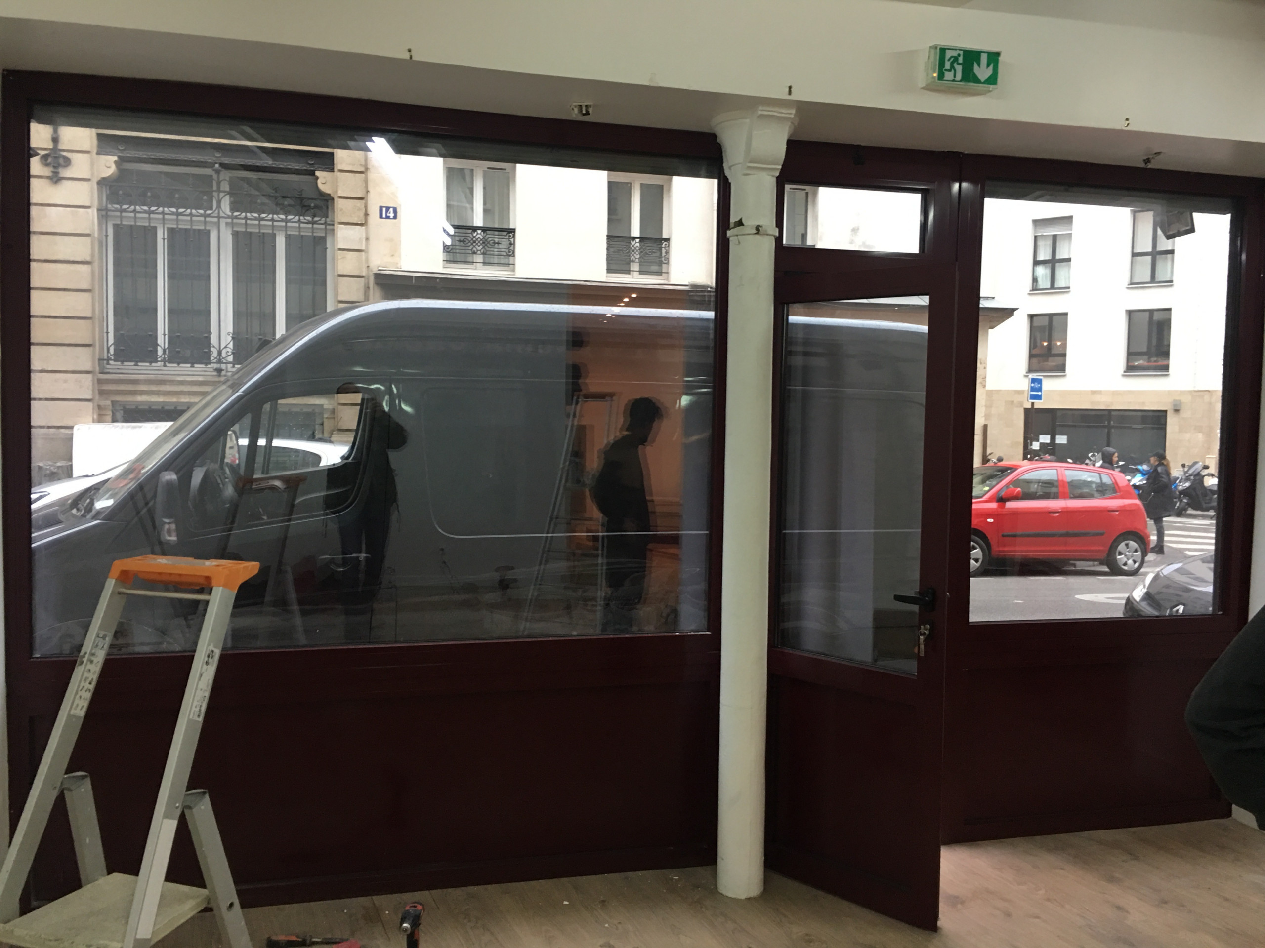Remplacement des menuiseries extérieures d'une enseigne Parisienne