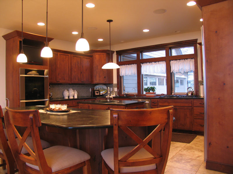 Kitchen - kitchen idea in Seattle
