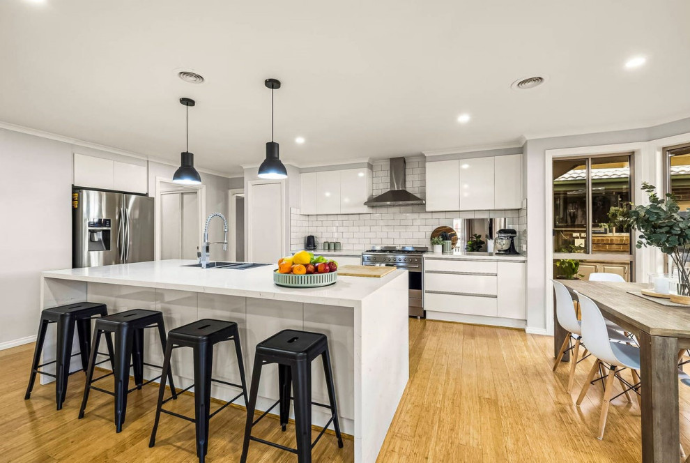 Taylors Lakes Residence