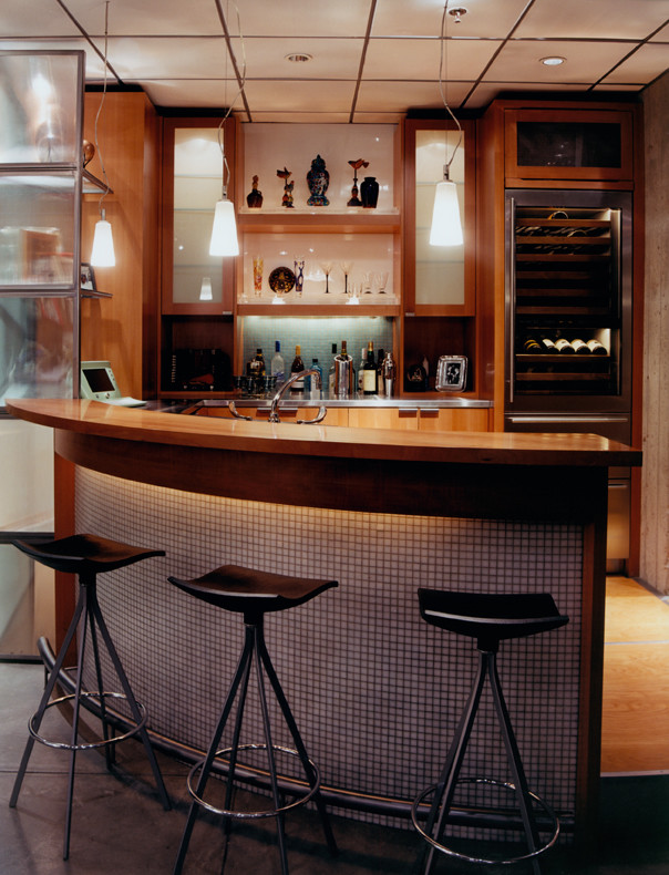 Inspiration for a modern home bar in San Francisco.