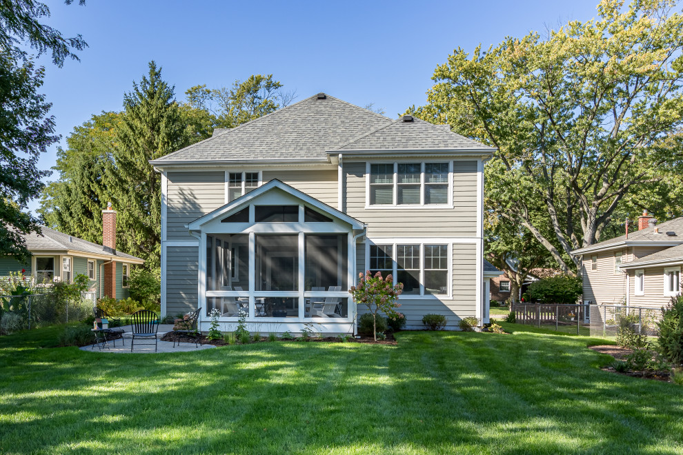 Spacious Screened Porch
