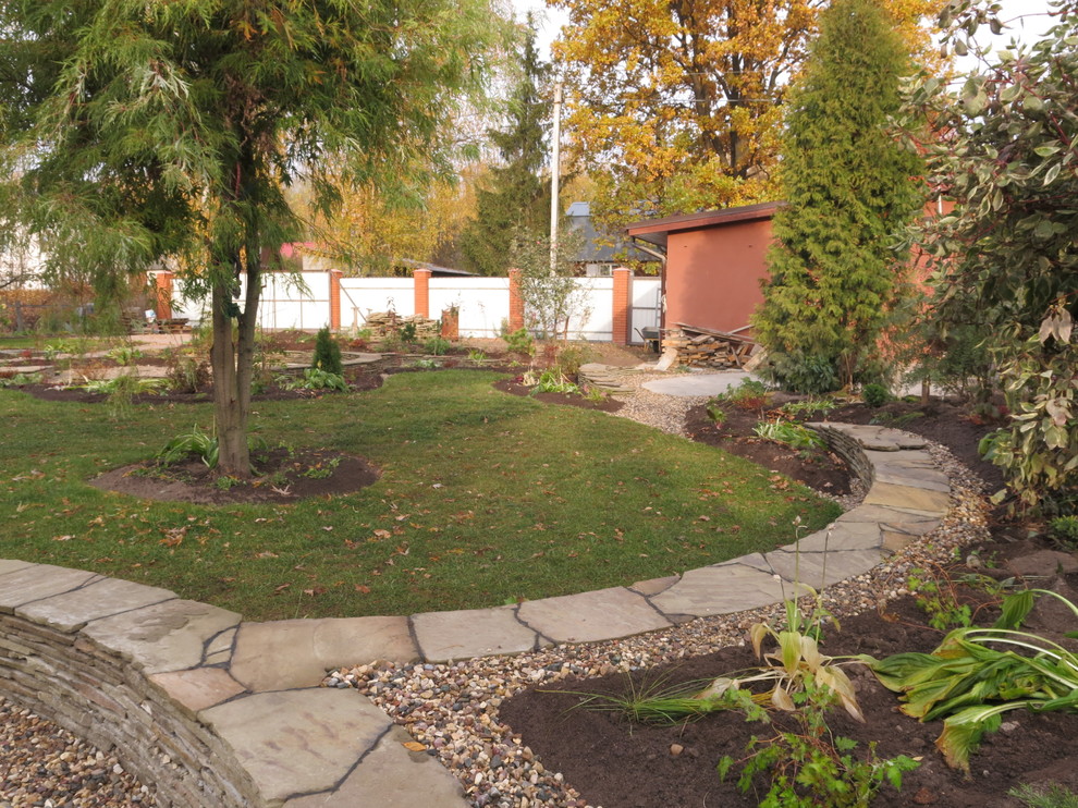 САДИК НА ЛАДОШКЕ (АЛЕНЬКИЙ ЦВЕТОЧЕК)