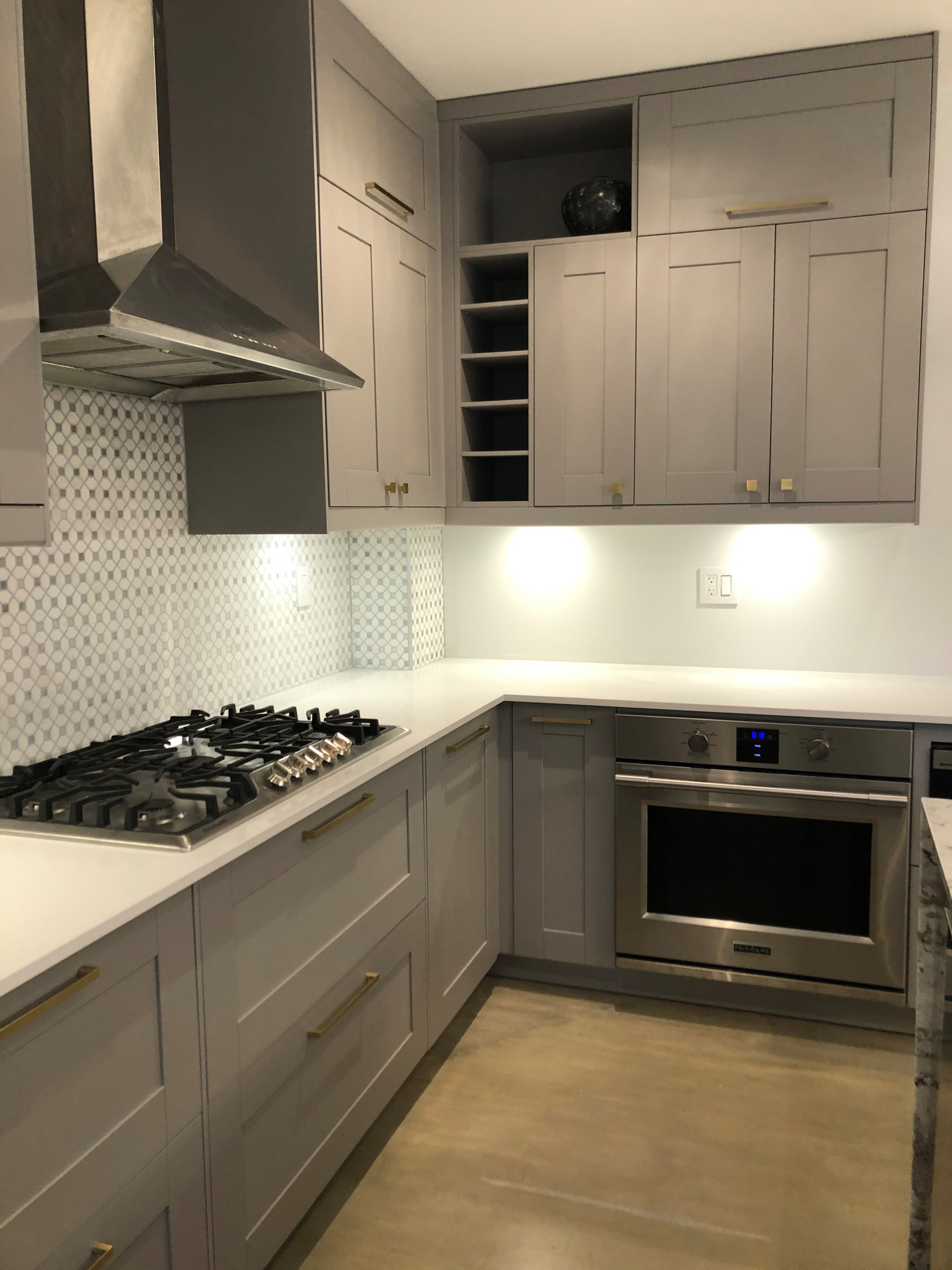 Mixed Medium Kitchen