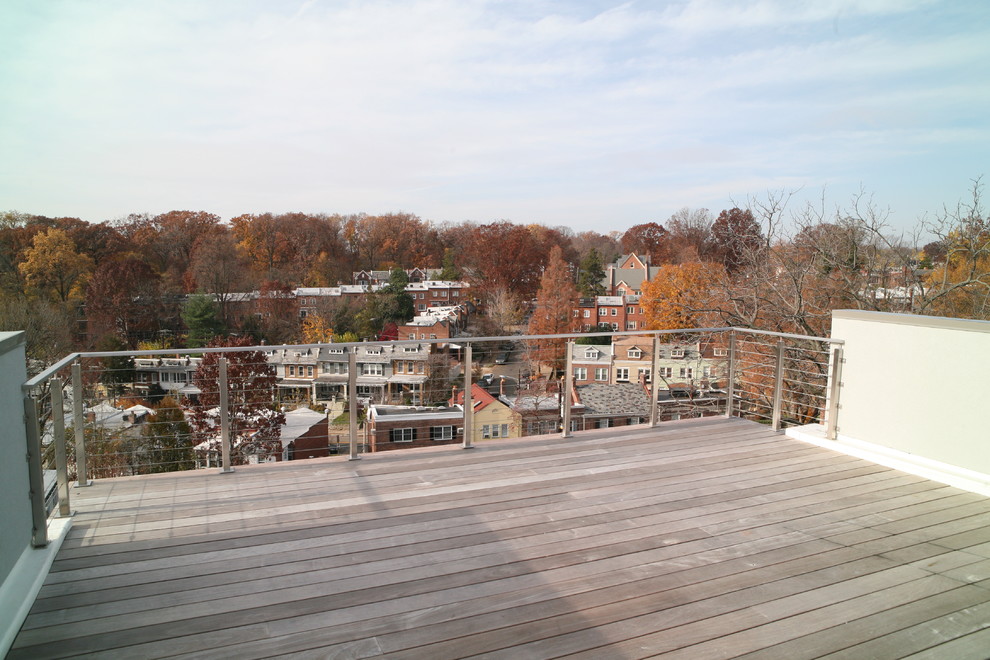 Example of a minimalist deck design in DC Metro