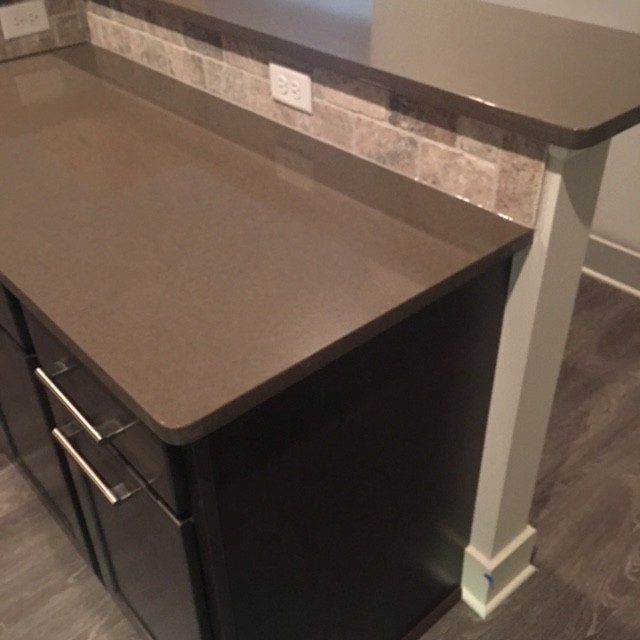 Transitional home design photo in Columbus