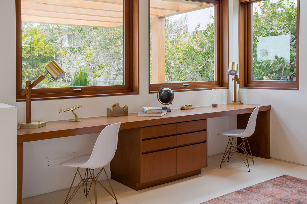 Inspiration for a 1950s home design remodel in Los Angeles