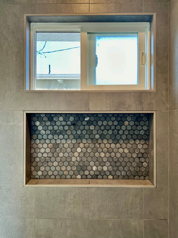 Functional Shower niche