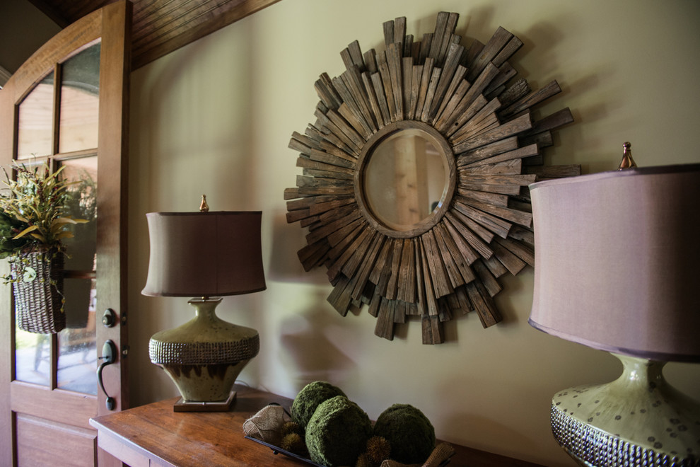 Entryway - rustic entryway idea