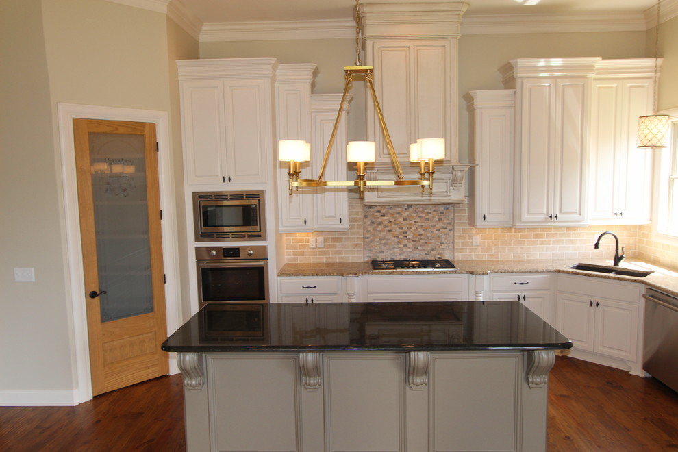 Large kitchen photo in Jackson