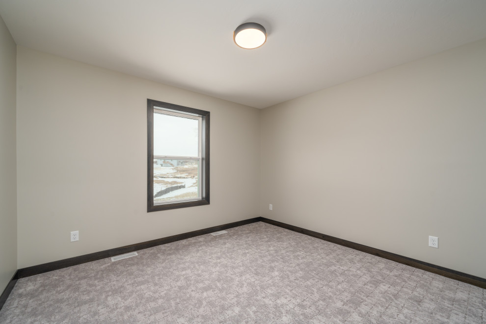 Bedroom - transitional bedroom idea