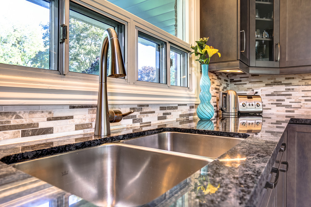 Inspiration for a transitional kitchen remodel in Toronto