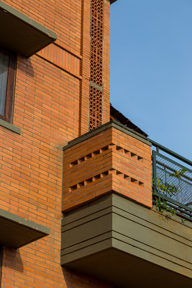 This is an example of a contemporary balcony in Bengaluru.