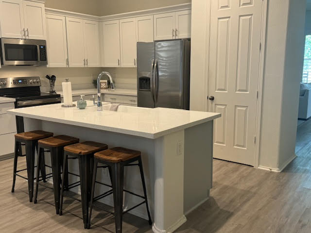 Kitchen and Bathroom White Shaker Reface