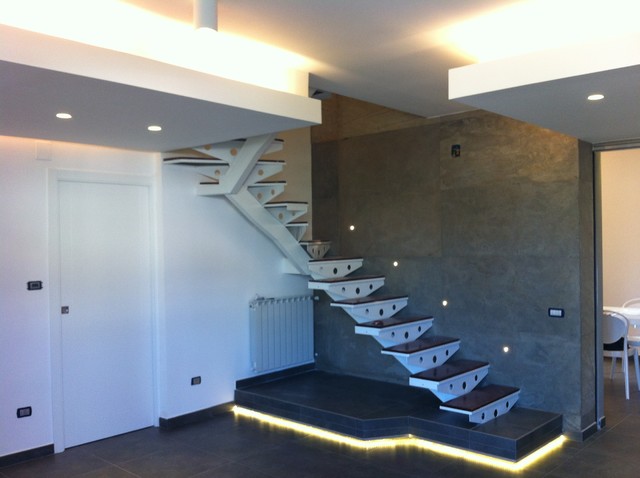 Casa unifimiliare contemporary-family-room