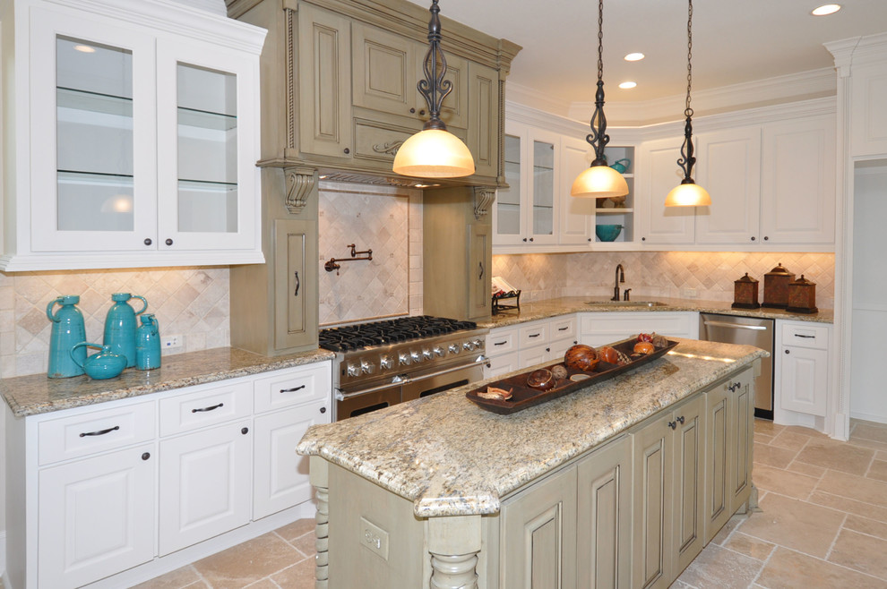 Inspiration for a transitional kitchen remodel in Houston