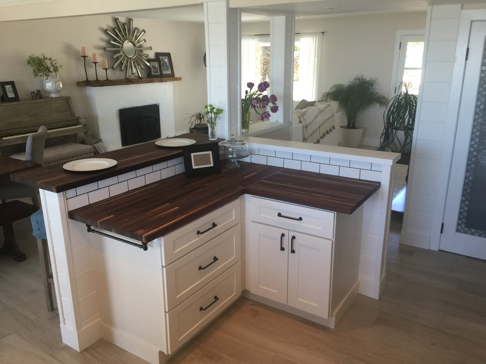Home design - transitional home design idea in Orange County