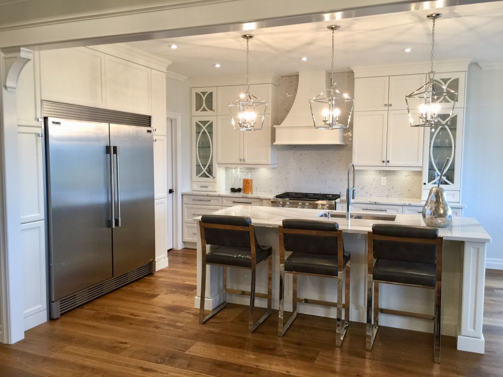 Mid-sized transitional kitchen photo
