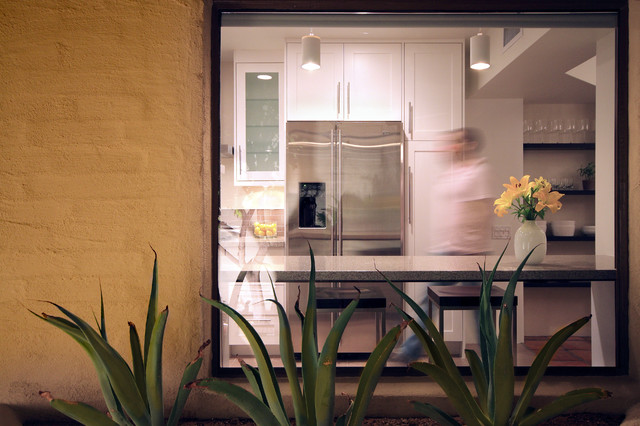 Desert Courtyard Kitchen moderne-koekken